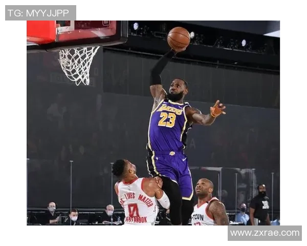 勇士与火箭激战第四节精彩瞬间回顾与分析