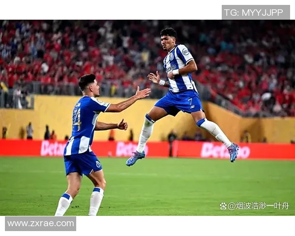 穆里尼奥葡超16场不败!本菲卡4-0大胜，霸锋戴帽，争冠仍旧严酷